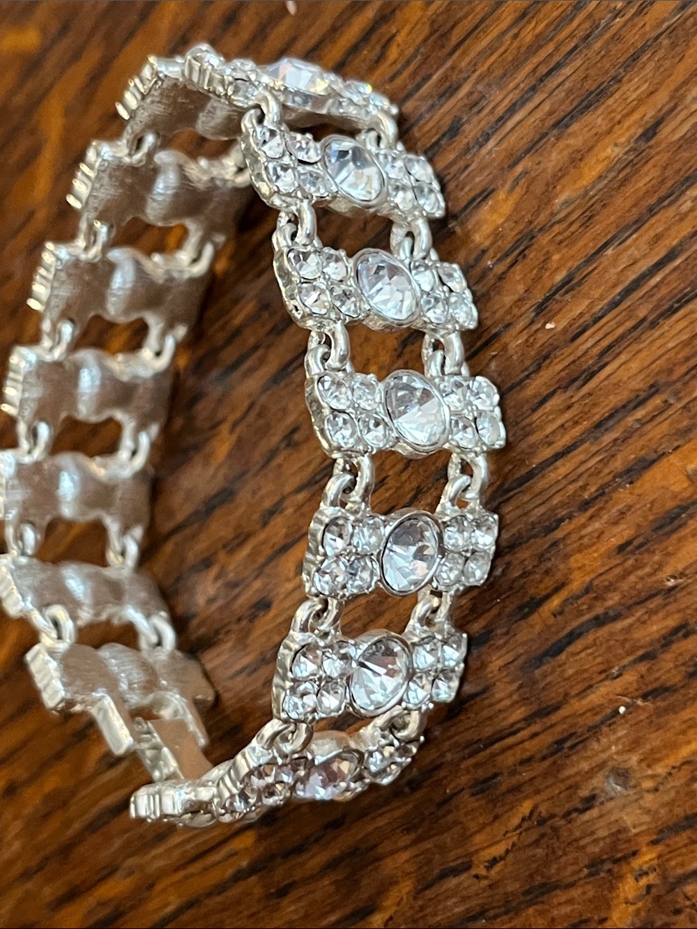 Clear Crystal Link Stretch Bracelet in Silver Tone